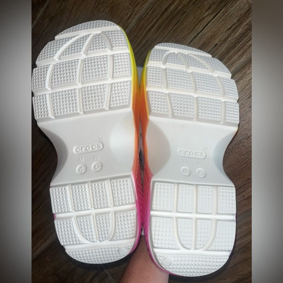 NWT Crocs x Care Bears stomp slide - Picture 5 of 6